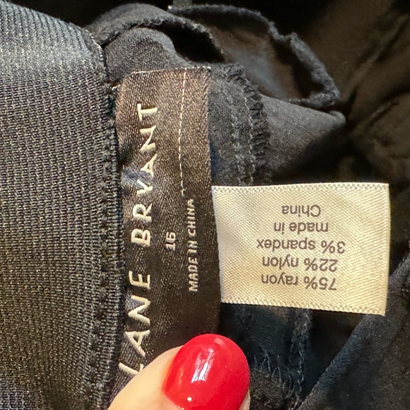 Lane Bryant- 4-SeasonCapri Pant - Black- 16W- Never Worn! - Picture 4 of 6